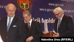 Fank-Walter Steinmeier (dreapta), Iurie Leancă (centru) şi Laurent Fabius (stânga) la Chişinău