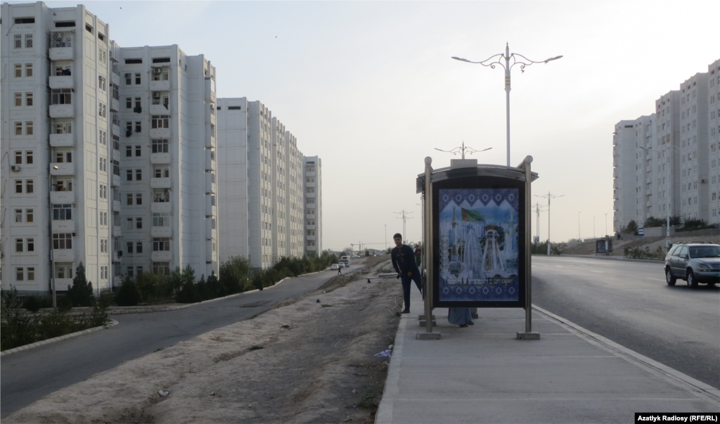 Aşgabatdaky duralga.