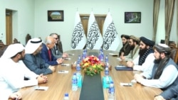 د افغانستان لپاره د امريکا پخواني استازي زلمي خليلزاد او د افغانستان لپاره د متحده عربي اماراتو سفير سیف الکتبي د مارچ پر ۲۴مه په کابل کې د طالبانو د بهرنيو چارو له وزیر امیر خان متقي سره وليدل.