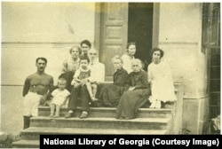 ნიკოლაძეების ოჯახი