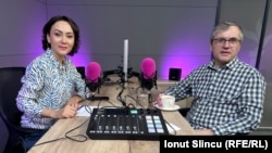 Jurnalista Adriana Nedelea a stat de vorbă cu fizicianul Cristian Presură despre pseudoștiința din online, despre conspirații și numerologie, despre explicația pentru neîncrederea în știință.