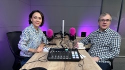 Cristian Presură este fizician, cercetător, autor, doctor în fizică. Are sute de mii de urmăritori în social media. 