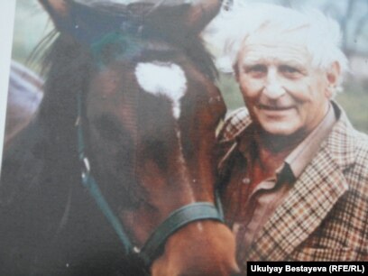 Әйелімнің досы жезөкше.