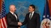 Specijalni izaslanik Ministarstva energetike SAD-a za energetsku integraciju Joshua Volz (desno) i otpravnik poslova u Ambasadi SAD-a u Sarajevu John Ginkel, Sarajevo, 7. aprila 2026.