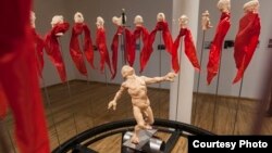 Олег Кулик "Merry-go-round"