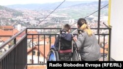 Dijete sa posebnim potrebama i majka, Bosna i Hercegovina (fotoarhiv)