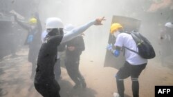 Birmada harbylaryň hökümet agdarylyşygyna garşy çykýan demonstrantlara garşy söweş oklaryndan ot açmagy netijesinde 90 töweregi adam öldi.