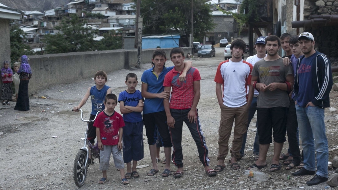 Света Букинаның жалаңаш кеудесі мен емшегі