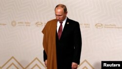Владимир Путин Лимада ўтган APEC саммитида. 2016 йилнинг 20 ноябри.