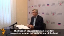 O oficialitate separatistă de la Donețk anunță că se va reveni la sistemul rus în școli