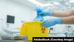 Mai multe instituții medicale din Chișinău se confruntă cu dificultăți majore în gestionarea deșeurilor anatomopatologice, fiind nevoite să le depoziteze temporar în frigidere. Imagine simbol.