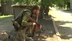 Украинская армия эвакуирует жителей Марьинки