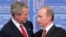 Президенти США і Росії Джордж Буш (ліворуч) і Володимир Путін під час зустрічі в Братиславі, 2005 року