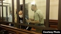 Giorgi Rurua (center) pictured in a Tbilisi courtroom.