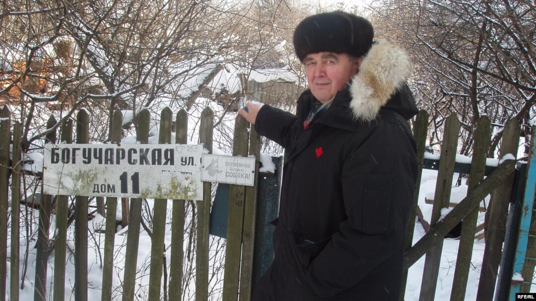 Владимир Жирнов - ветеран борьбы за "достойное переселение" из московских поселков дачного типа.