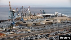 پارکینگ خودروهای وارداتی در بندر ایلات اسرائیل