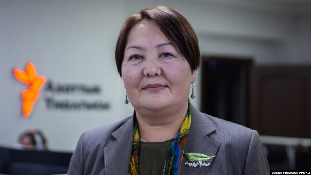 Догдуркүл Кендирбаева.