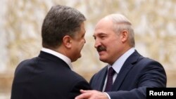 Президент України Петро Порошенко та президент Білорусі Олександр Лукашенко в Мінську у 11 лютого
