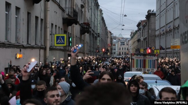Акция в поддержку Навального в Петербурге 21 апреля 2021 года