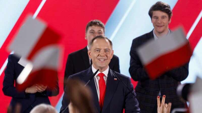 Szakértő: Ha a Tusk-Nawrocki szembenállás bénultságot hoz, a lengyel választók mindkettőjük pártját kukázhatják