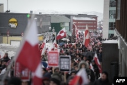 Гренландиянын борбору Нуук шаарында Трамптын демилгесине каршы калаа тургундарынын дээрлик үчтөн бири катышкан акция. 2026-жылдын 17-январы.