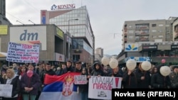 Okupljeni na protestu "15 minuta tišine" u Užicu, 27.12.2024.