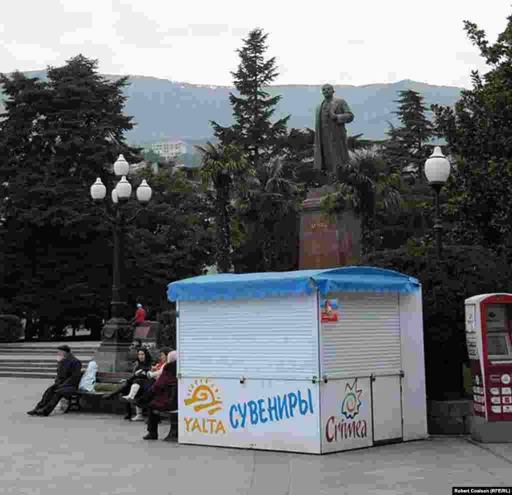 A statue of Soviet leader Vladimir Lenin in Yalta