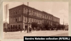 სასტუმრო "ორიენტი" რუსთაველზე, რომლის ადგილას ახლა სახვითი ხელოვნების მუზეუმია.