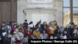 Grefierii au protestat și miercuri, 18 decembrie, în timpul dezbaterilor din Camera Deputaților privind eliminarea pensiilor speciale