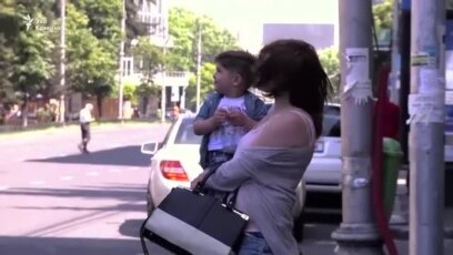 Надо ли воспитывать детей в строгости? (опрос)