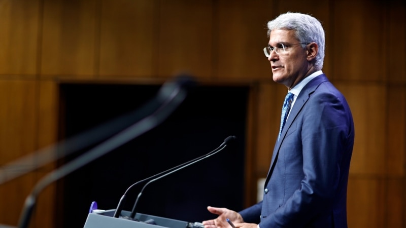 Ministrul Dragoș Pîslaru sesizează  Parchetul European pentru nereguli la cumpărarea de microbuze electrice pentru elevii de la sate