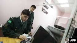 Türkmenistanyň Migrasiýa gullugynyň işgäri