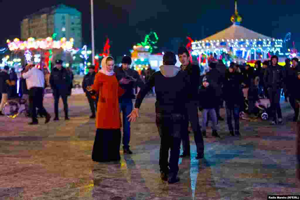 Бал боккхур вай Керлачу Шарца!