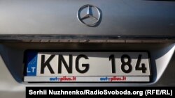 Мітинг під Кабміном: до водіїв на «євробляхах» вийшов Омелян – фото