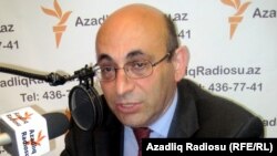 Арестованный политолог и конфликтолог Ариф Юнус, 2011