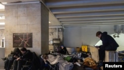 საჰაერო განგაშის დროს ბევრმა კიეველმა თავი ისევ მეტროს შეაფარა. 2026 წლის 9 იანვარი