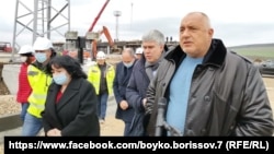 Бившият премиер Бойко Борисов и бившата енергийна министърка Теменужка Петкова инспектират строежа на "Турски поток".