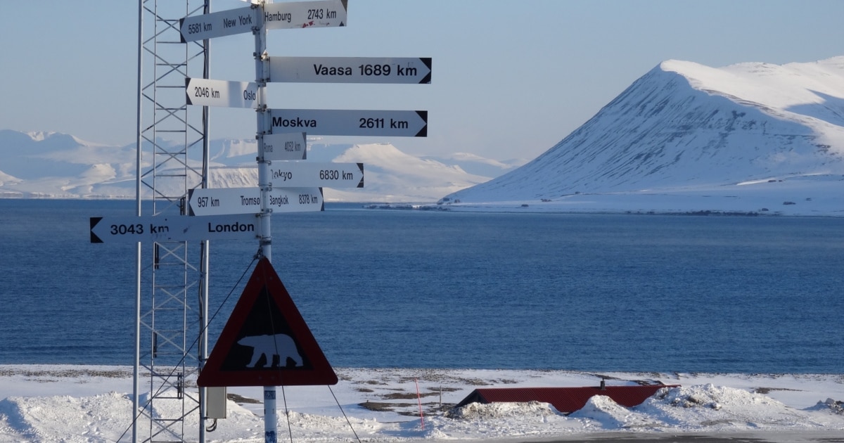 Magnetic North Pole Moving Fast Toward Russia, Scientists Say