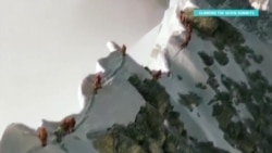 Почему альпинисты погибают в очереди на Эверест