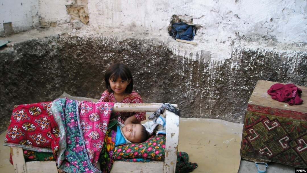 There are only a few NGOs devoted to child homelessness in Tajikistan.