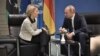 Președinta CE speră că Rusia își va spori livrările în perspectiva unei ierni cu facturi mari pentru europeni, Moscova își joacă propriile cărți pentru dominație pe piața europeană a gazelor. În imagine, Ursula von der Leyen și Vladimir Putin în timpul unei întâlniri din 2020.