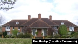 Так выглядел дом в поместье Саннингхилл-парк. Тимур Кулибаев приобрел недвижимость в 2007 году у Эндрю, сына королевы Елизаветы II