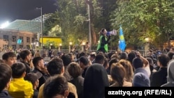 Столпотворение у стадиона «Орталык» в Алматы перед матчем «Кайрат» — «Реал». 30 сентября 2025 года