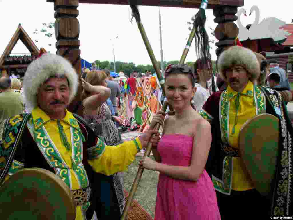 Нури Сираҗи фотосы - "Башкорт авылы" күренеше