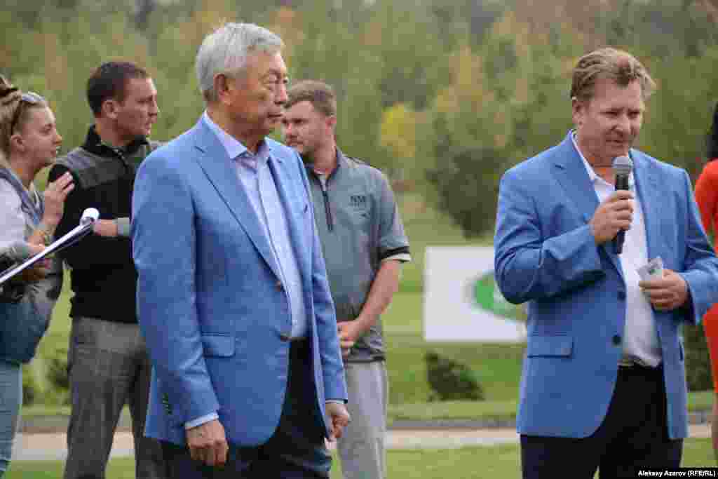 Pro Am жарысы аяқталған соң президент Нұртай Әбіқаев пен Kazakhstan Open &ndash; European Challenge Tour жарысының атқарушы директоры Нил Бриггс Kazakhstan Open жарысының басталғанын жариялады.&nbsp;