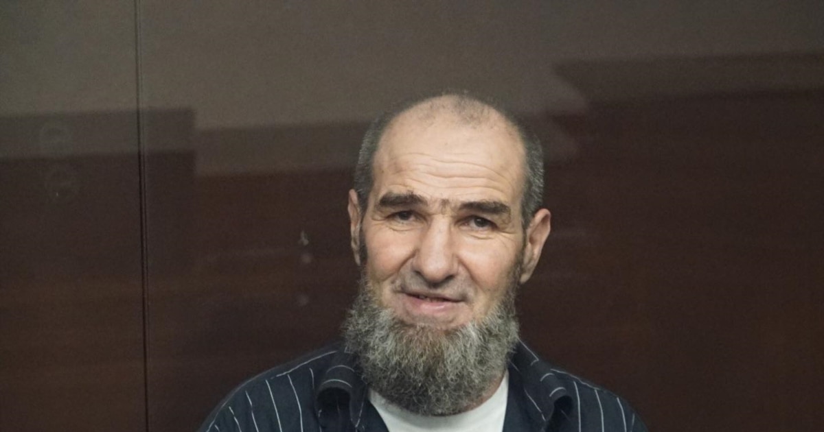 Кримського імама Ленура Халілова звільнили з ув’язнення через онкологію