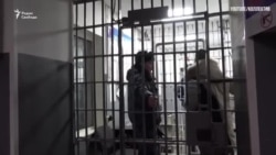 Надзиратели уходят из тюрем
