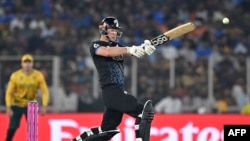 نیو زیلینډی لوبغاړی جېمي نیشم د جنوبي افریقا پر وړاندې د توپوهنې پر مهال - د فبرورۍ ۱۴مې انځور.