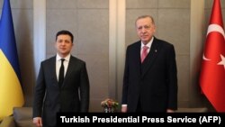 Володимир Зеленський і Реджеп Тайїп Ердоган на зустрічі в Стамбулі, 10 квітня 2021 року