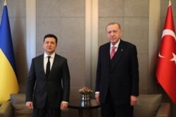 Владимир Зеленский и Реджеп Эрдоган на переговорах в Стамбуле. 10 апреля 2021 года